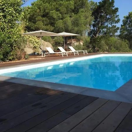 Campagne A Piscine Chauffee Vue Proche Et Centre カルヴィ