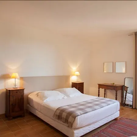 Campagne A Piscine Chauffee Vue Proche Et Centre カルヴィ