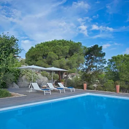 Campagne A Piscine Chauffee Vue Proche Et Centre 別荘