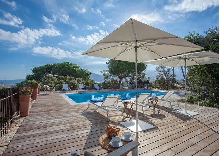 Campagne à Piscine Chauffée Vue Proche Et Centre Сasa de vacaciones