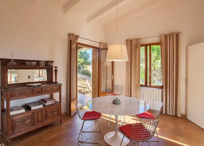 Campagne à Piscine Chauffée Vue Proche Et Centre