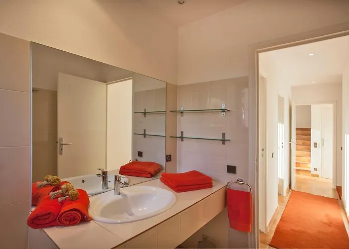 Campagne à Piscine Chauffée Vue Proche Et Centre Сasa de vacaciones