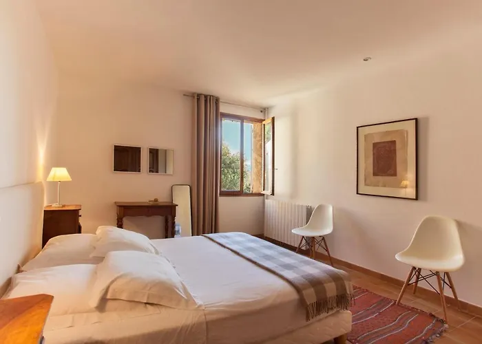 Campagne à Piscine Chauffée Vue Proche Et Centre * Calvi (Corsica)