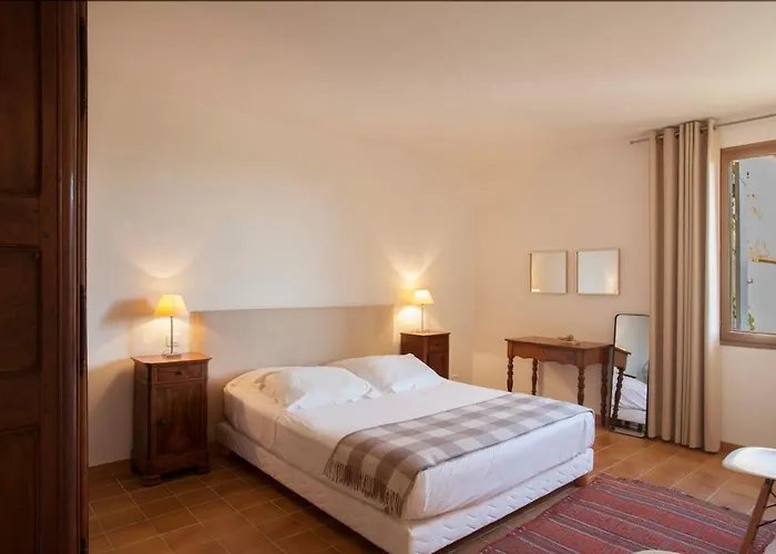 Campagne à Piscine Chauffée Vue Proche Et Centre Calvi (Corsica)