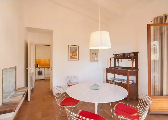 Campagne à Piscine Chauffée Vue Proche Et Centre *